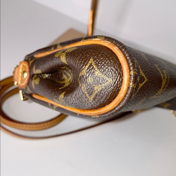 ($1350) Eva clutch mono crossbody - Picture 4 of 13